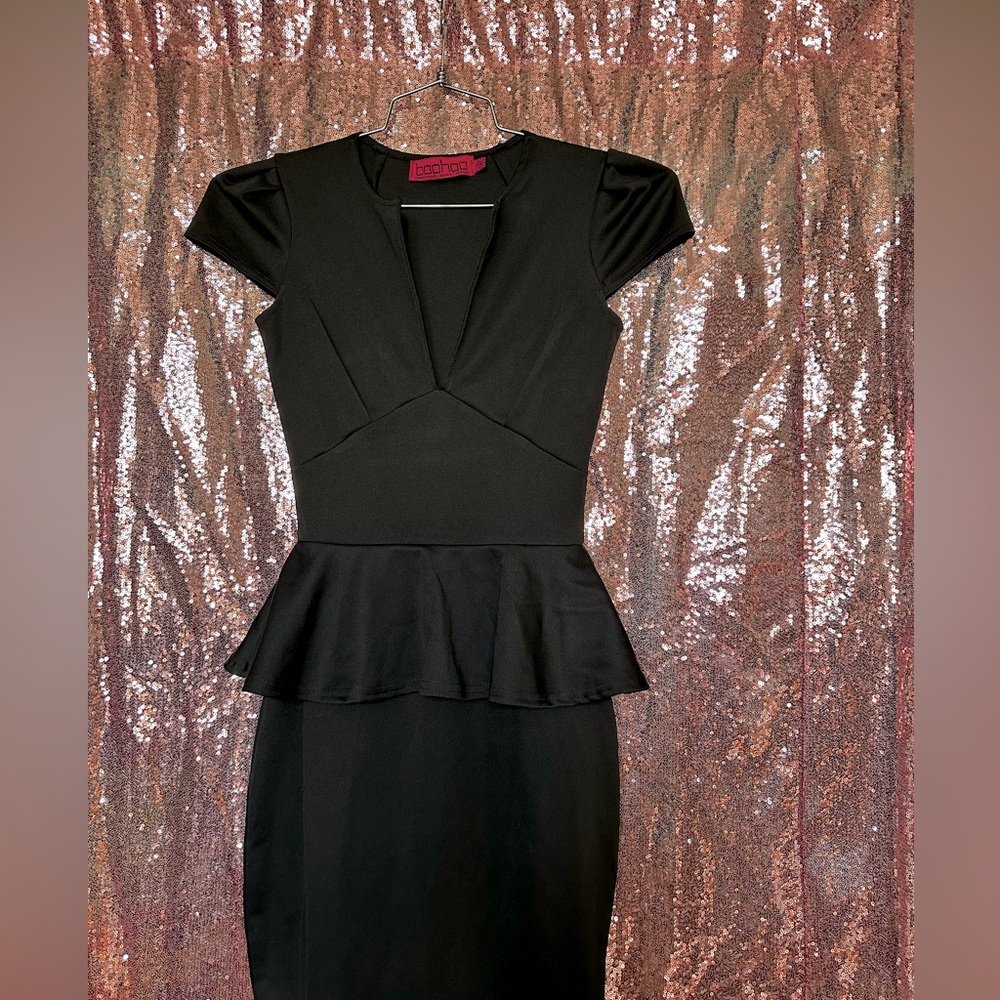 Boohoo Cap Sleeve Peplum Midi Black Dress - Picture 4 of 13